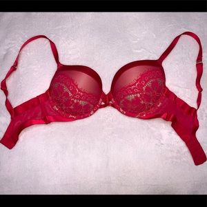 Victoria’s Secret 32DD “Very Sexy Push up Bra”